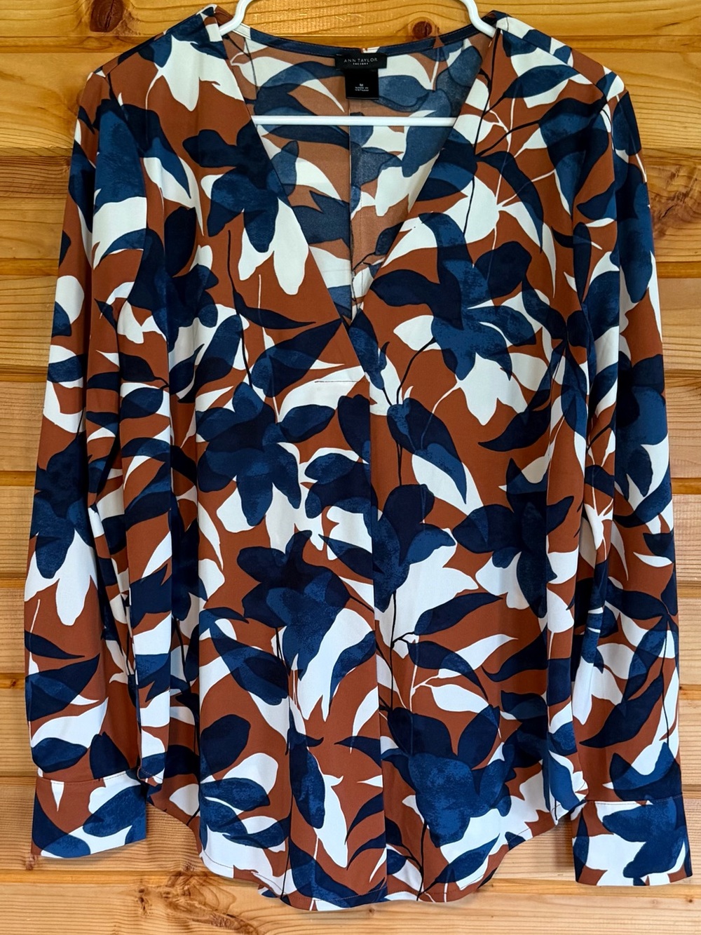 Ann Taylor Long-Sleeve V-Neck Floral Blouse — Navy & Brown